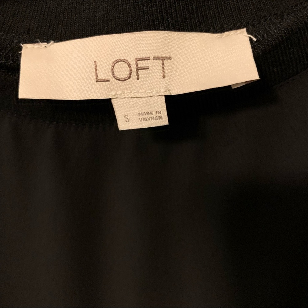 Loft Top with Shiny Sleeve Details Size Small - Picture 4 of 4